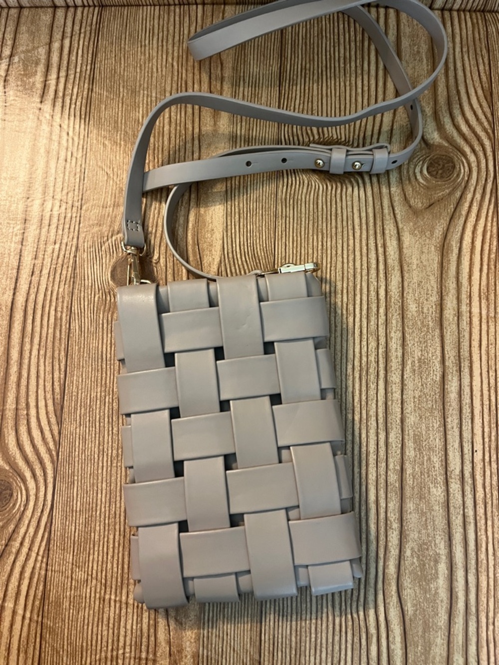 Woven Crossbody Bag in Light mauve/cream - Minimal Women's Phone Bag